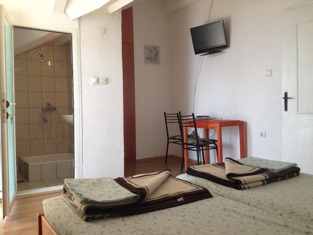 Guest House Lokoski เปสตานิ ห้อง รูปภาพ